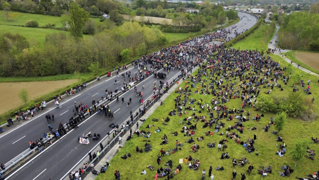 manifestation A69